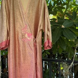 🩷WONT YOU BE MY VALENTINE💕
gorgeous embellished plus size robe from SENSARA 2X